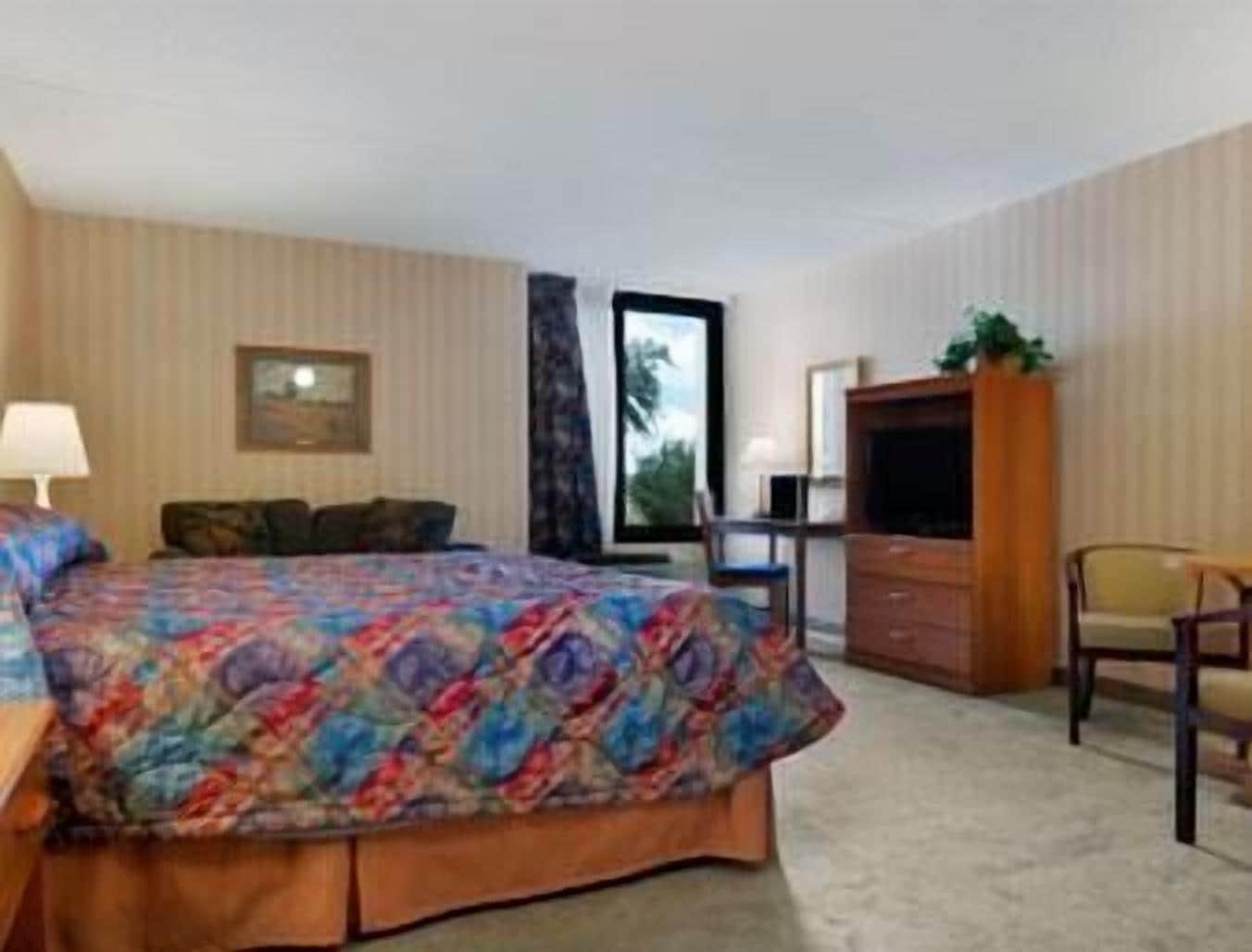 Ramada By Wyndham Watertown Thousand Exterior photo