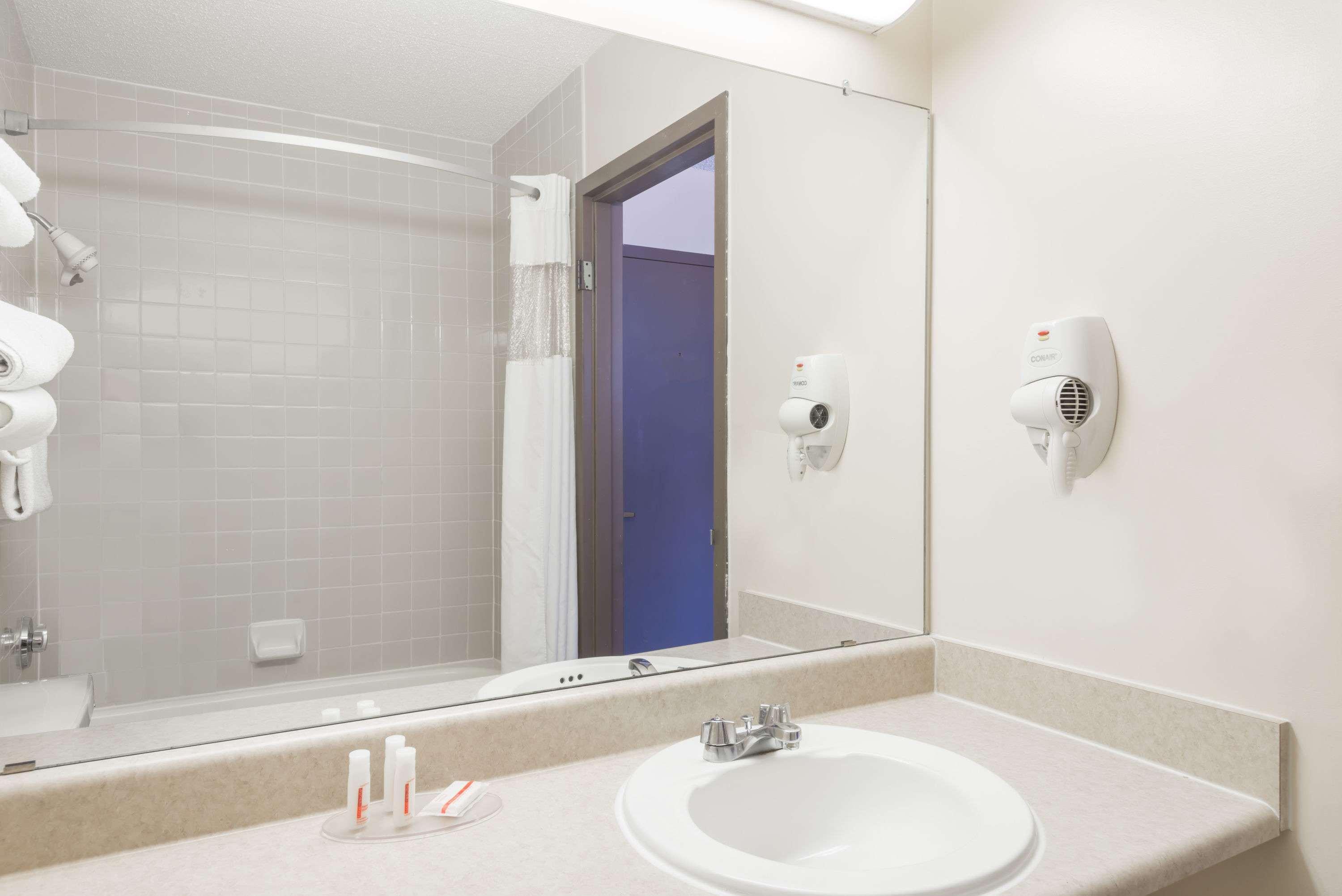 Ramada By Wyndham Watertown Thousand Exterior photo
